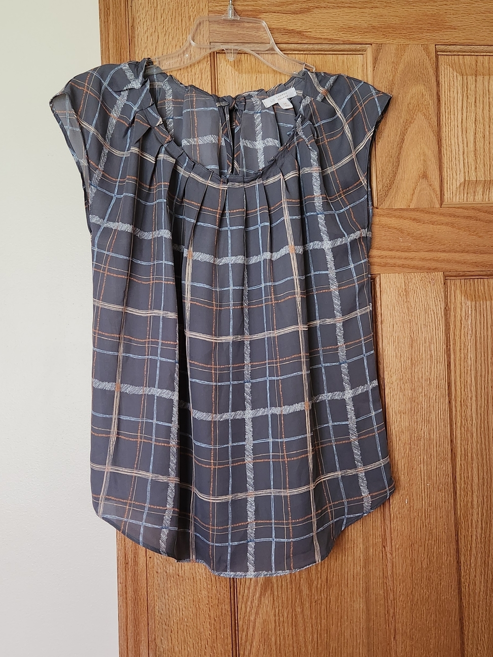 LC Lauren Conrad Gray Plaid Cap Sleeve Blouse